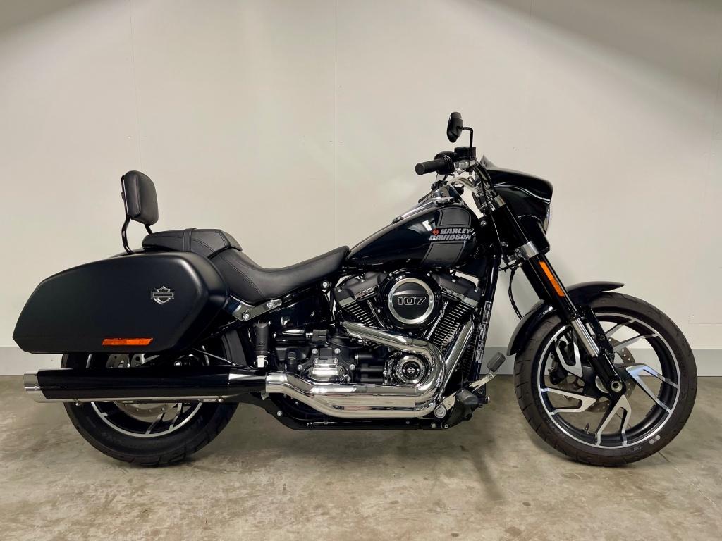Harley-Davidson SOFTAIL FLSB SPORT GLIDE (bj 2021), Motoren, Via Galileo Galilei 1
30033   Noale, 1745 cc, Aprilia, Meer dan 35 kW
