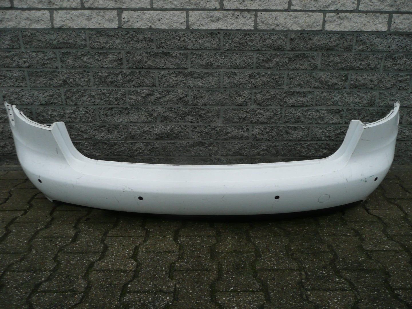 Audi A4 Bumper Achterbumper 8K9807511 PDC Gaten, Auto-onderdelen, Carrosserie, Bumper, Audi, Achter, Gebruikt, Ophalen of Verzenden