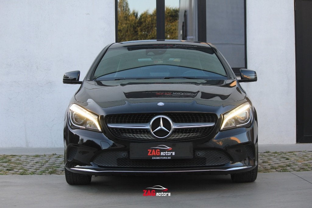 Mercedes CLA 180 Urban | 93.000km | Automaat | LED | Navi, Auto's, Mercedes-Benz, 4 cilinders, 1600 cc, Leder en Stof, Zwart