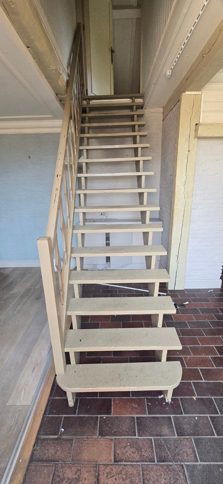 Houten open trap met leuning te koop, Ophalen, Hout