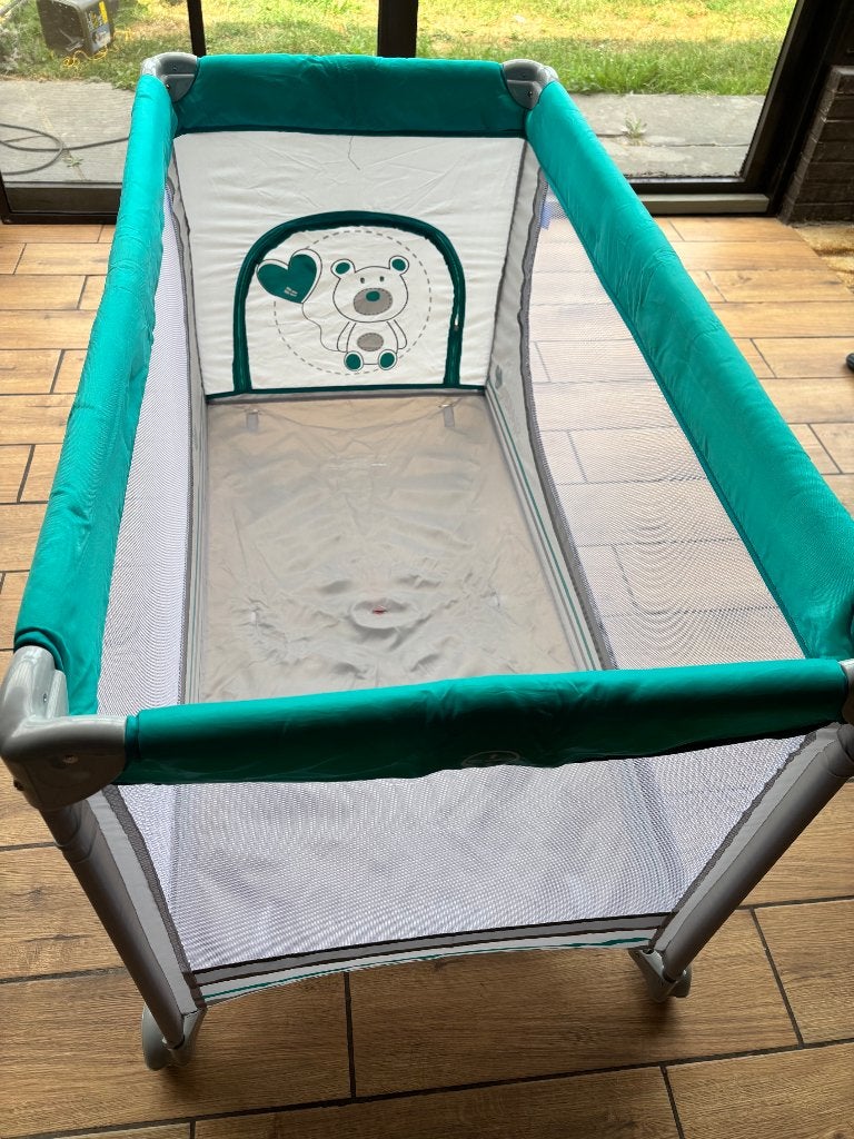 Lit parapluie Baby Mix – Excellent état, Enfants & Bébés, Berceaux & Lits, Enlèvement, Comme neuf, Lit de voyage
