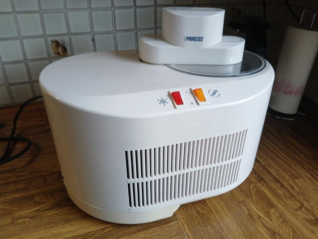 Ijsmachine met vriescompressor, Elektronische apparatuur, Ophalen