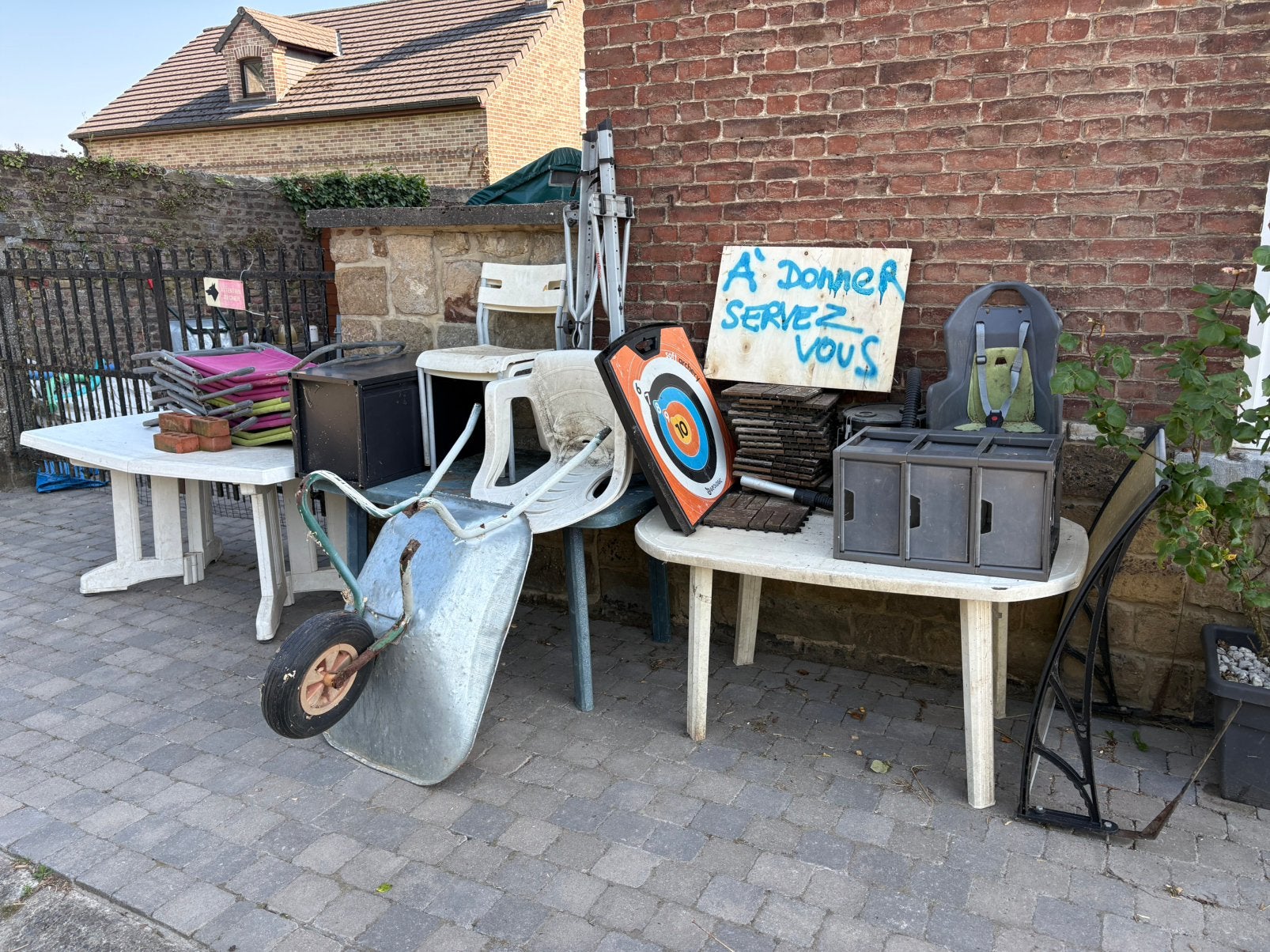 Bricolez de jardin essentiellement à donner, Enlèvement, Utilisé