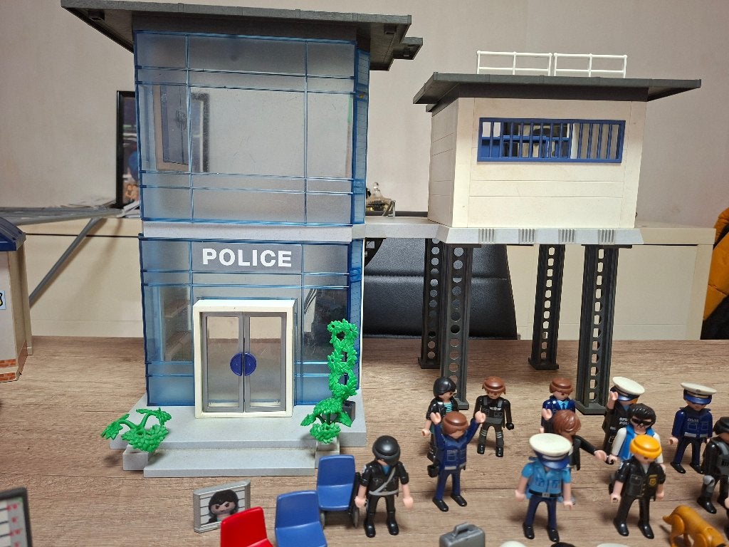 Poste de police play mobil, Enlèvement, Comme neuf, Kit complet, Bâtiment