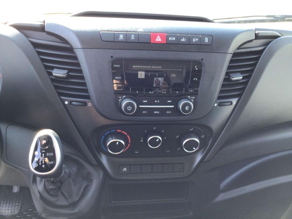 Iveco Daily l3h2 160pk automaat 2023 10km full/option 36950e, Autos, Autos Autre, Argent ou Gris, Achat, Euro 6, Entreprise