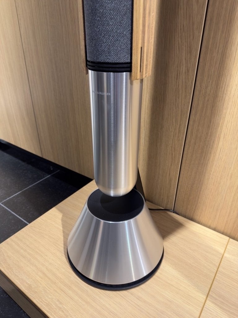Bang & Olufsen Beolab 28 Alu/Silver met eiken lamellen - B&O, Info@bang-olufsen.dk, Zo goed als nieuw, 120 watt of meer, Bang & Olufsen Alle 1 / DK-7600 Struer / Denmark