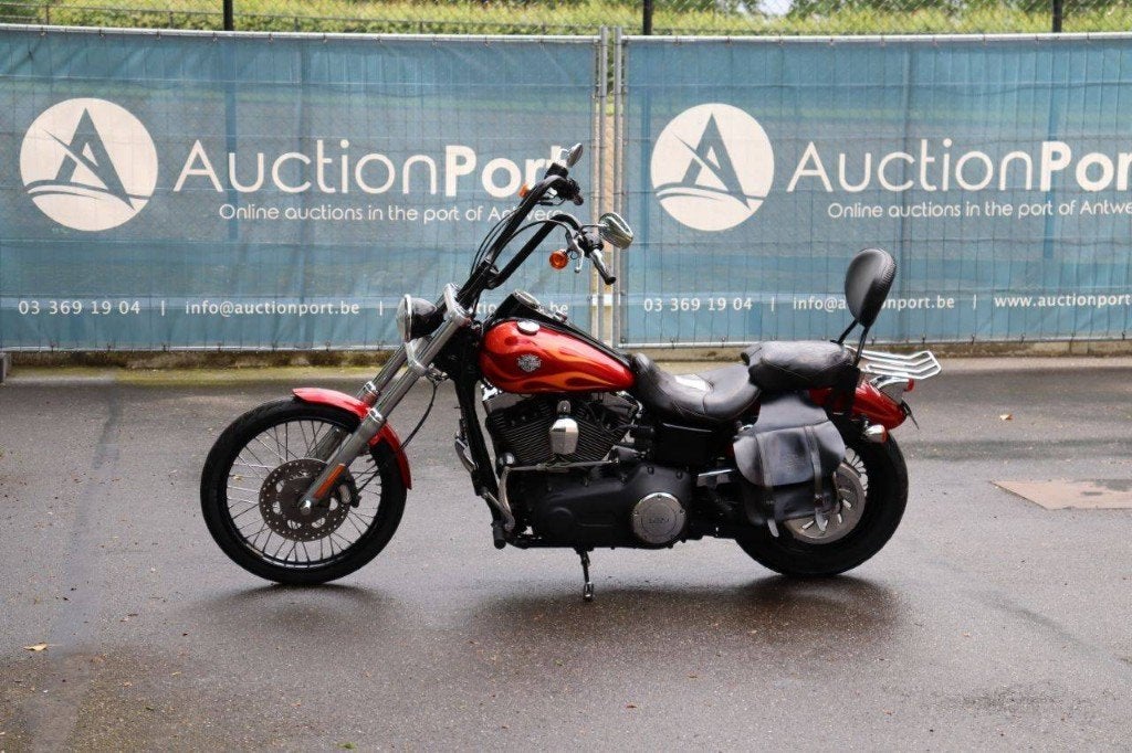 Vente aux enchères de motos Harley-Davidson, Entreprise