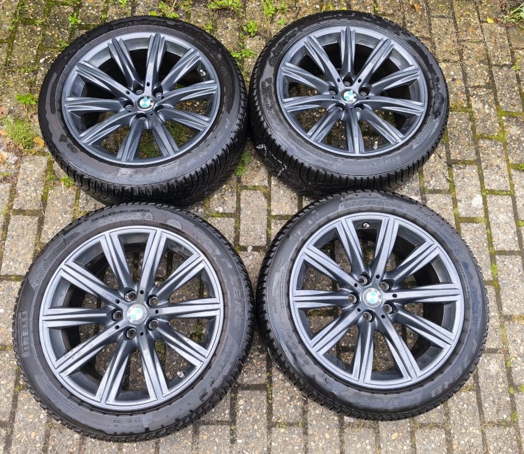 Originele BMW Velgen + Pirelli Banden + TPMS Sensoren, Ophalen, 18 inch, 245 mm, Banden en Velgen