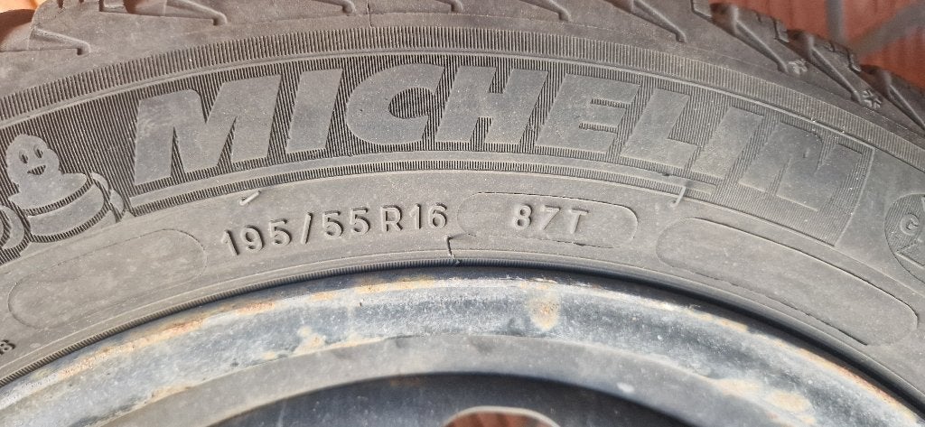 4 winterbanden Michelin Alpin 195/55 R16 87T met stalen velg, Auto-onderdelen, Banden en Velgen, Ophalen, Gebruikt, 16 inch, Banden en Velgen