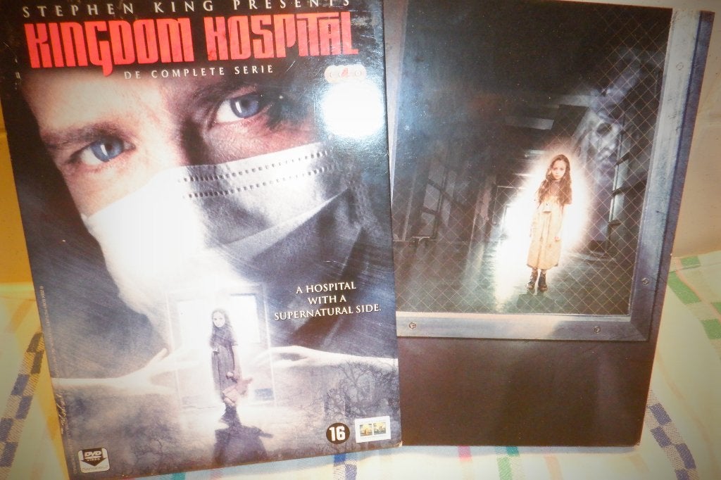 DVD Stephen King Presents Kingdom Hospital Compleet(4DVD'S), Vanaf 16 jaar, Ophalen of Verzenden, Zo goed als nieuw, Frans