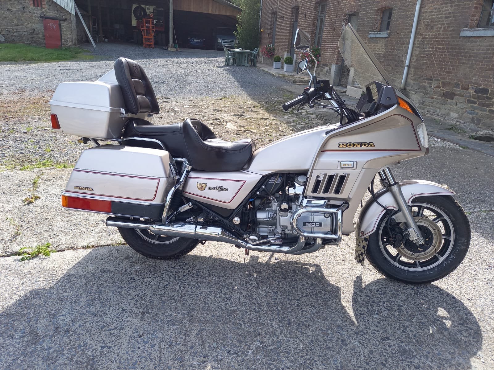 Honda Gold Wing, Motos, Enlèvement