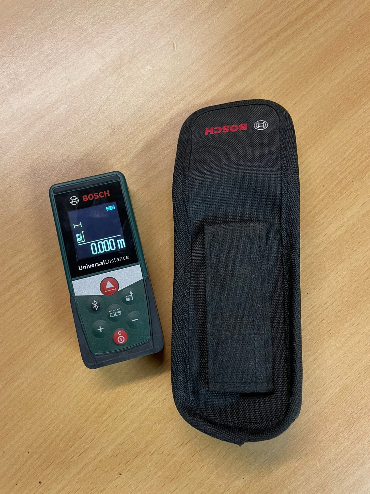Bosch Universal Distance 40C, Doe-het-zelf en Bouw, Meetapparatuur, Ophalen of Verzenden, Zo goed als nieuw, Afstand