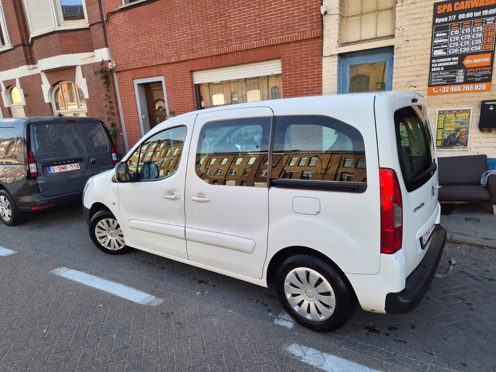 Citroën Berlingo 1.6 Benzine (2009) - Euro 4 - Trekhaak, Auto's, Voorwielaandrijving, Stof, 4 cilinders, Wit