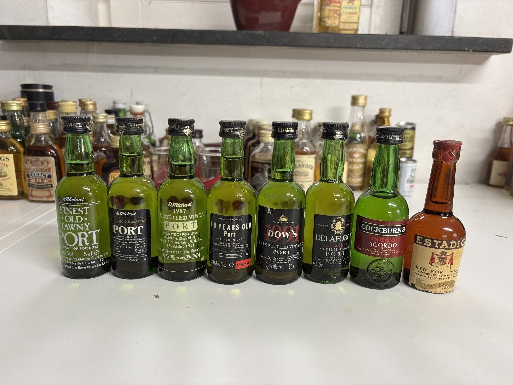 Lot van 8 Vintage Port miniaturen, Gebruikt, Ophalen of Verzenden, Vol, Overige gebieden