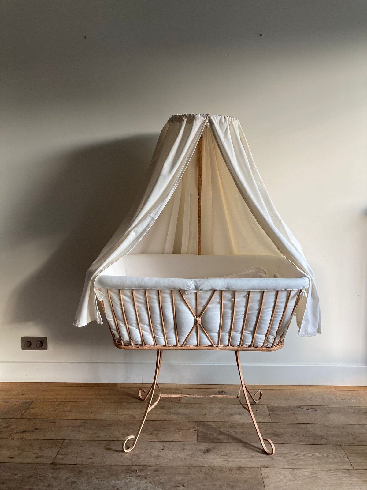 Mooie wieg met hemel en Aerosleep matras (optioneel), Enlèvement, Utilisé, Berceau