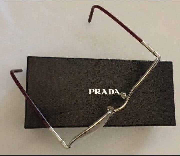 Lunettes Prada, comme neuves. Pas de contrefaçon., Enlèvement ou Envoi, Comme neuf, Lunettes, Prada