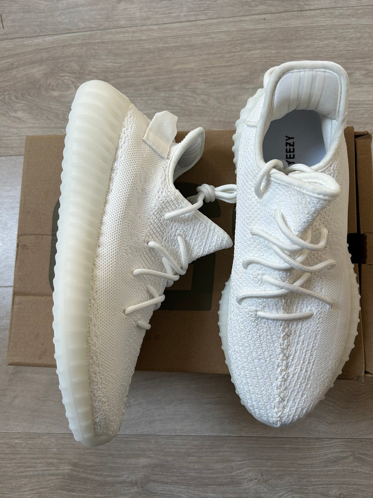 Yeezy 350 white V2, Ophalen of Verzenden, Nieuw