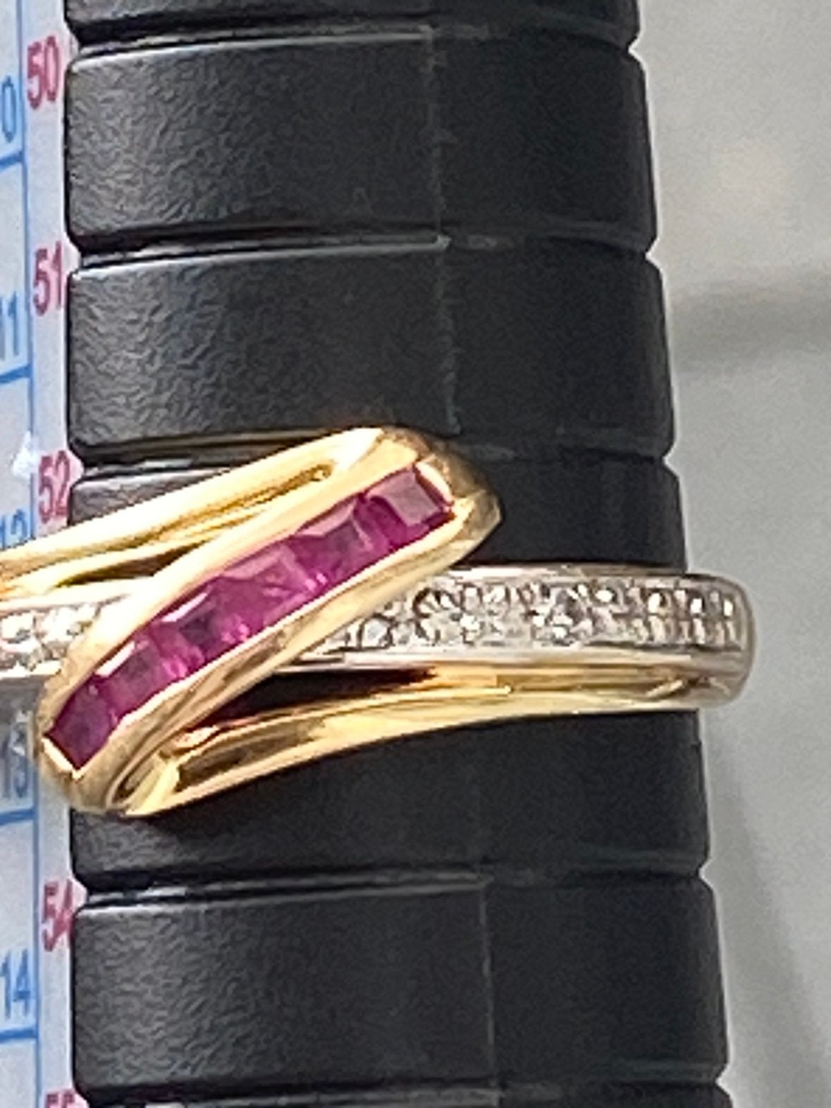 Bague en or 18k rubis et éclats de diamants, Bijoux, Sacs & Beauté, Bagues, Enlèvement, Comme neuf, Or, Or