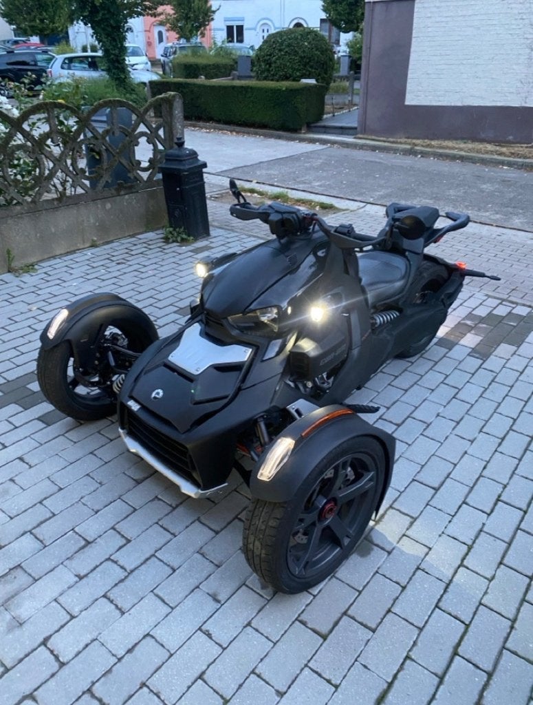 Can-Am Ryker 900 Rally, Plus de 35 kW, 3 cylindres, 899 cm³