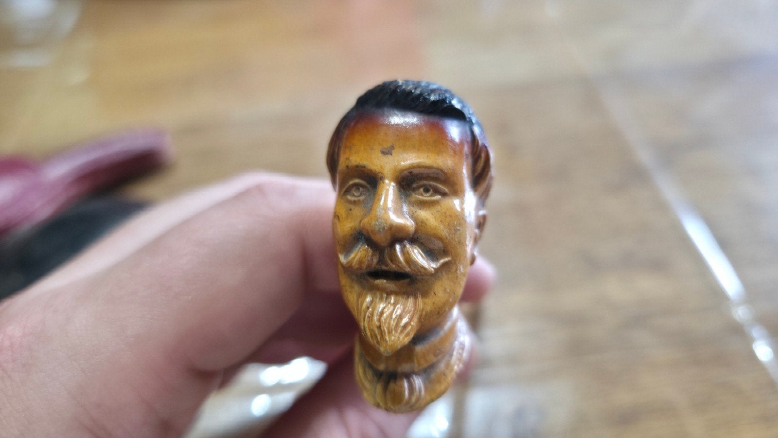 Eeuwenoude schuimpijp uit de zee — Kop van een man met een b, Antiek en Kunst, Ophalen of Verzenden