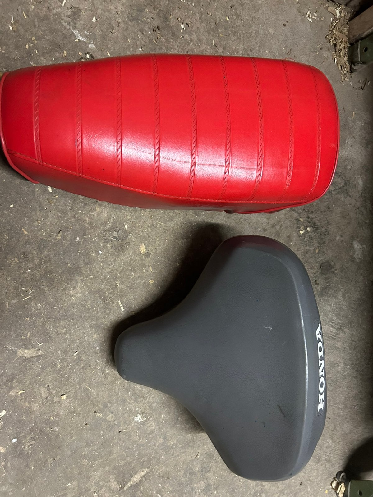 Honda camino sport en paddenstoel zadel, Fietsen en Brommers, Brommeronderdelen | Algemeen, Ophalen, Gebruikt, Zadel