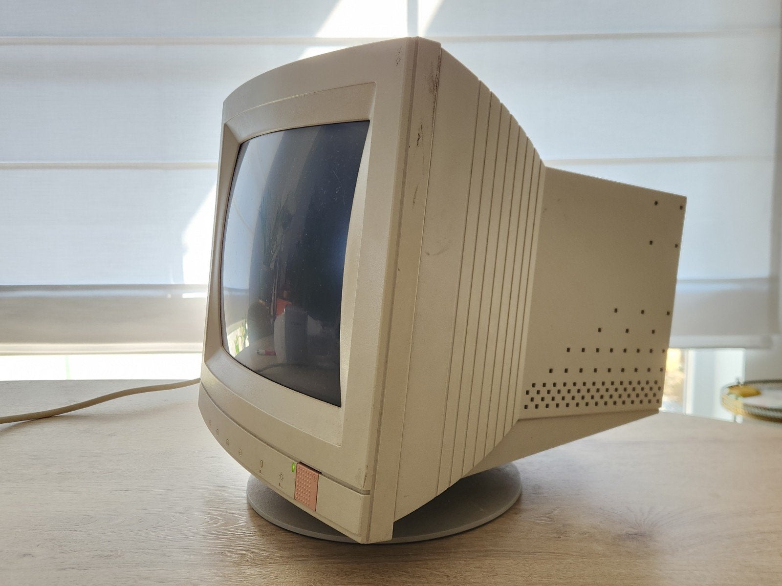 Moniteur CRT Millenium Century 14 pouces, Informatique & Logiciels, Moniteurs, Utilisé, VGA, Enlèvement