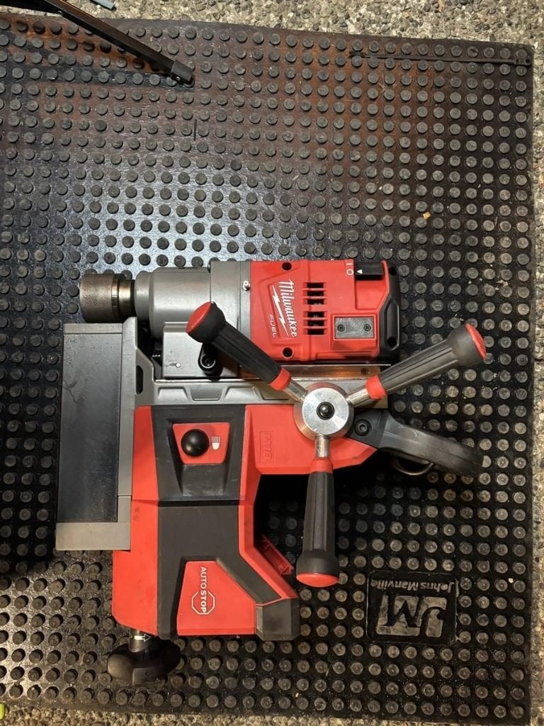 Milwaukee M18 FUEL 2788-20 – Perceuse magnétique pro 18V, Bricolage & Construction, Enlèvement ou Envoi, Utilisé, Perceuse