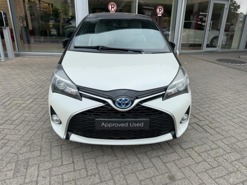 Toyota Yaris Two-Tone, Euro 6, 73 ch, Noir, 5 portes