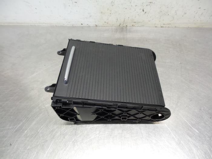 Bekerhouder van een Volkswagen Passat (Passat 05-), Gebruikt, -, -, Ophalen of Verzenden