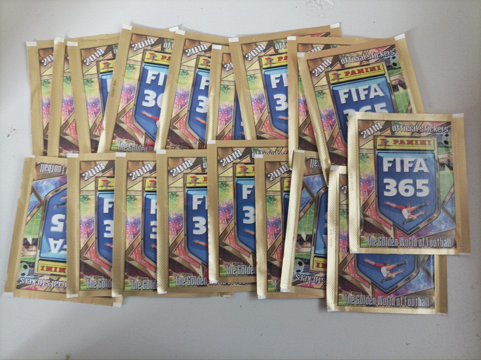 Panini FIFA 365 2018 , 18 gesloten zakjes, Ophalen of Verzenden