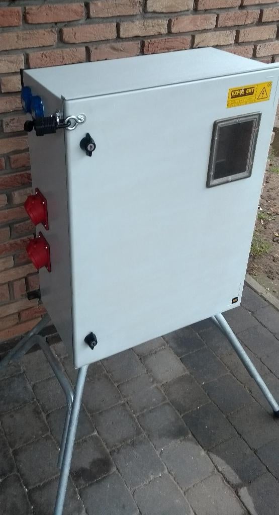werfkast te huur, Ophalen, Gebruikt, Stopcontact