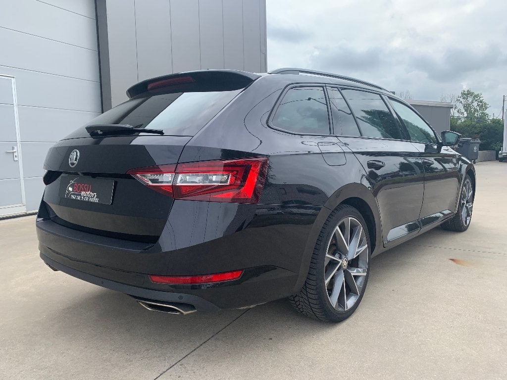 SKODA SUPERB RS 4X4/280PK/NAVI/DAB/CAMERA/LED/ZETELVER, Autos, Achat, Entreprise, Alcantara, Noir