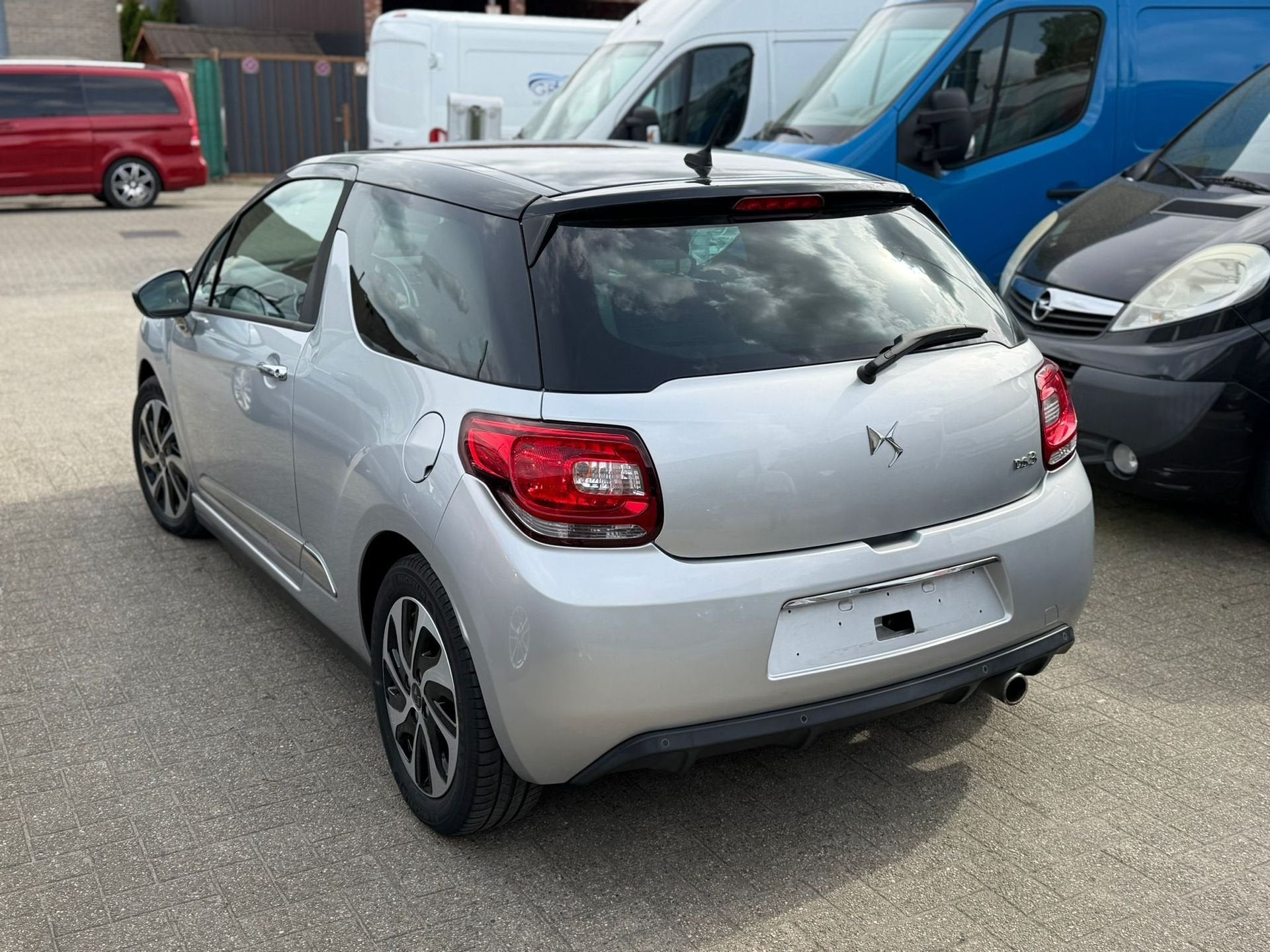 Nieuw voertuig, Achat, Entreprise, Noir, 99 g/km