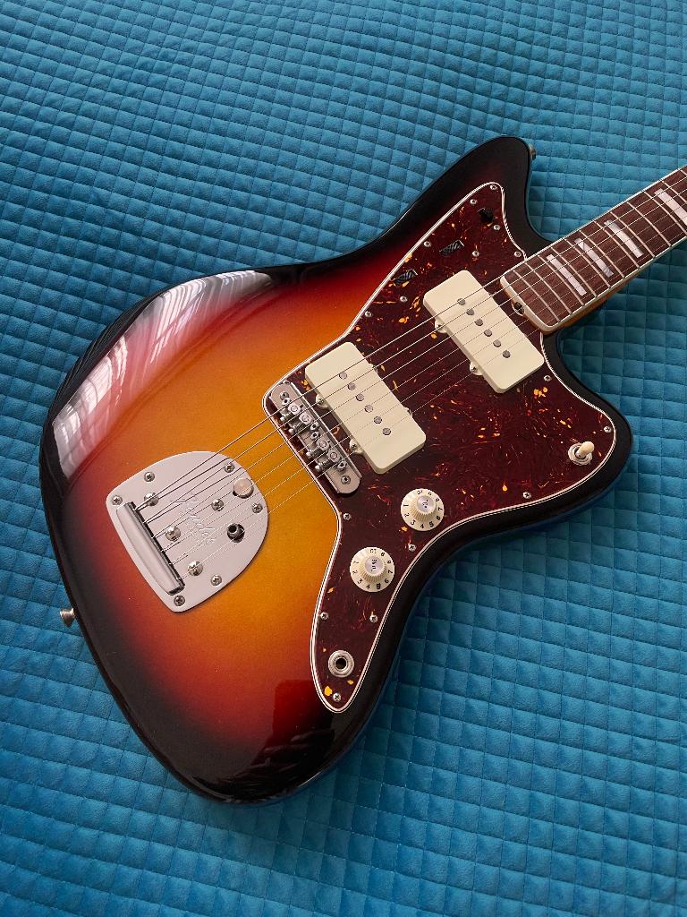Fender American Vintage II '66 Jazzmaster w/ Mastery - 2022, Musique & Instruments, Enlèvement ou Envoi, Utilisé, Solid body, Fender