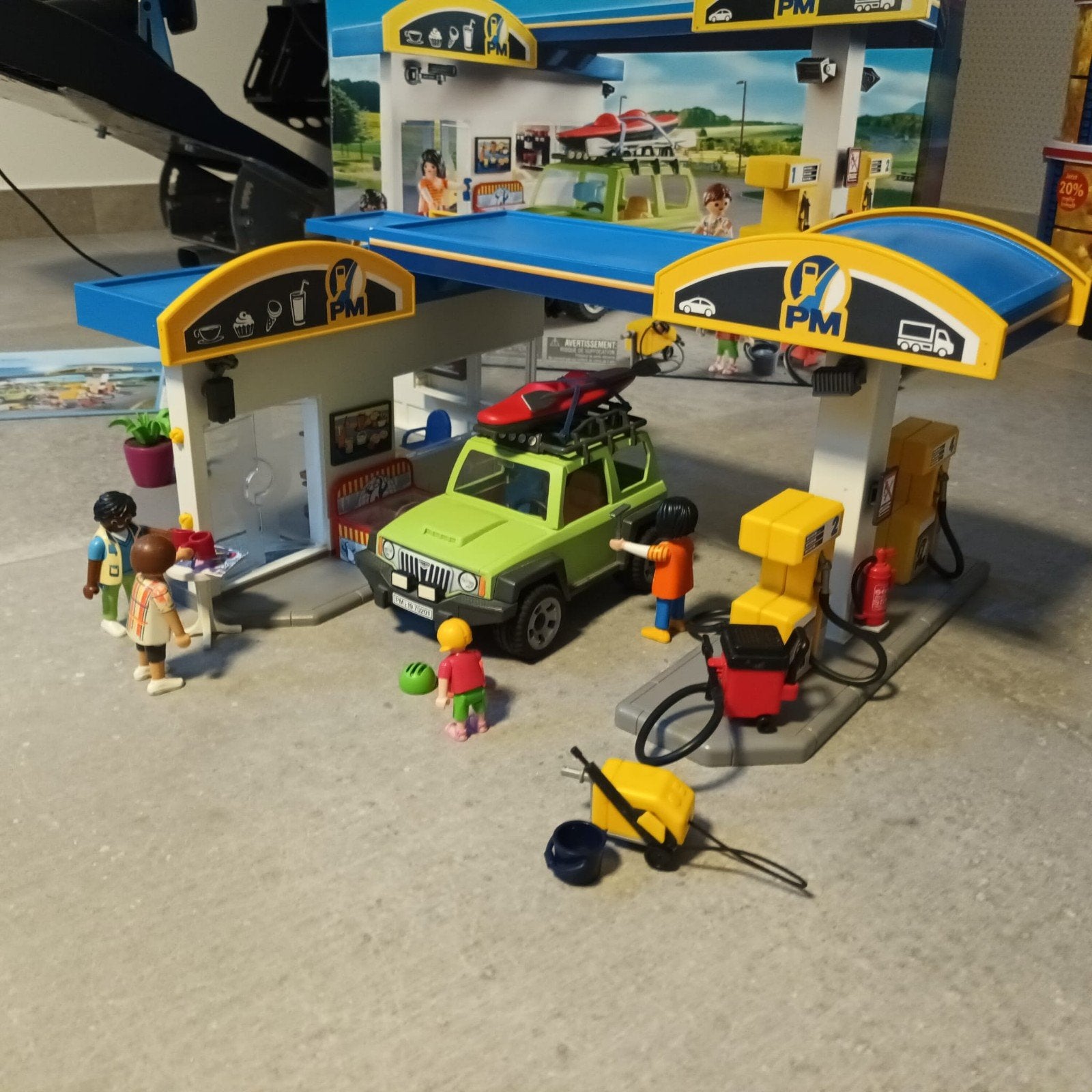 playmobil tankstation, Kinderen en Baby's, Complete set, Ophalen of Verzenden, Zo goed als nieuw, City life