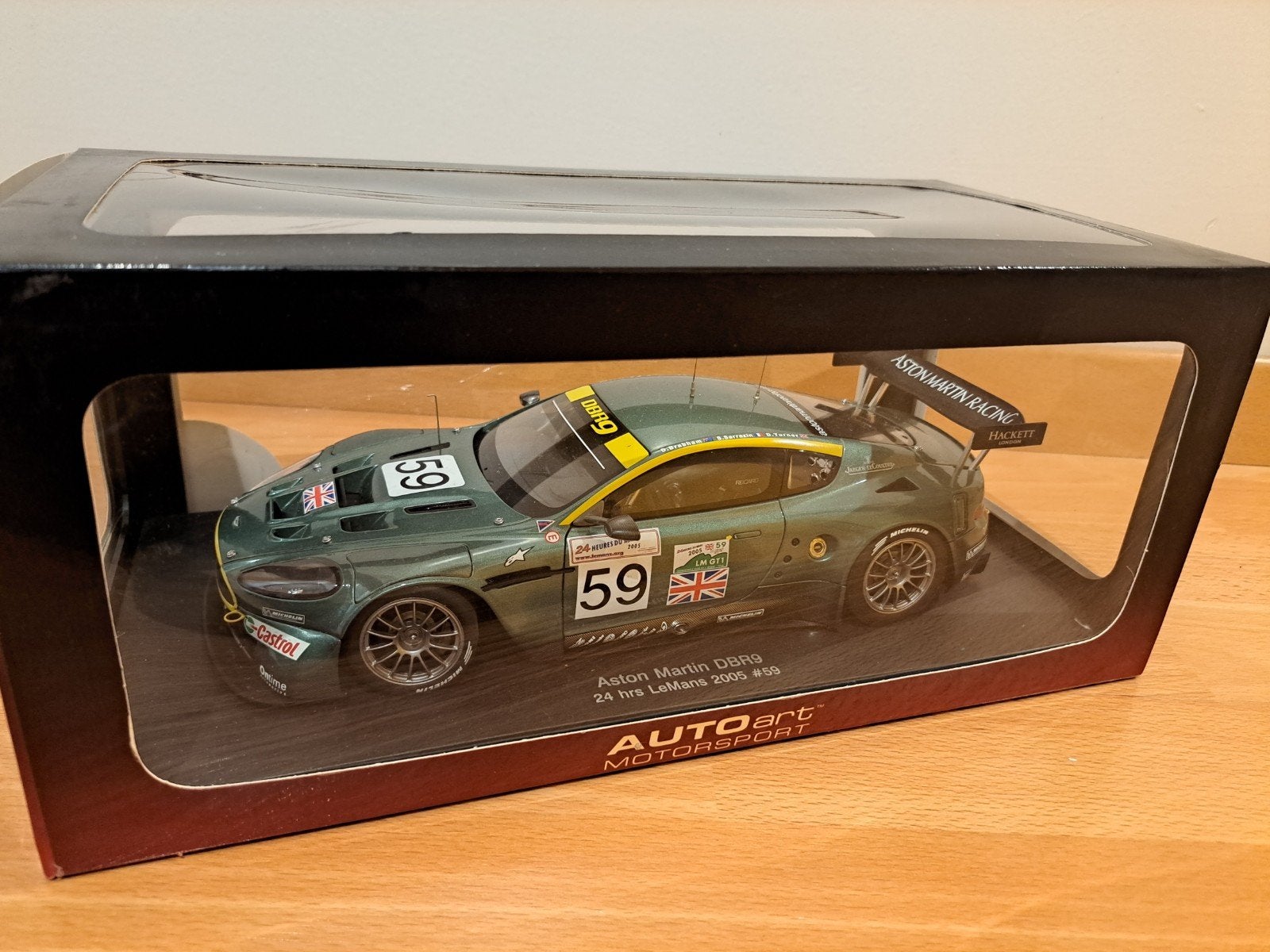 Aston-Martin DBR9 24 uur Mans Autoart 1/18 defect, Ophalen of Verzenden, Gebruikt, Auto, Autoart