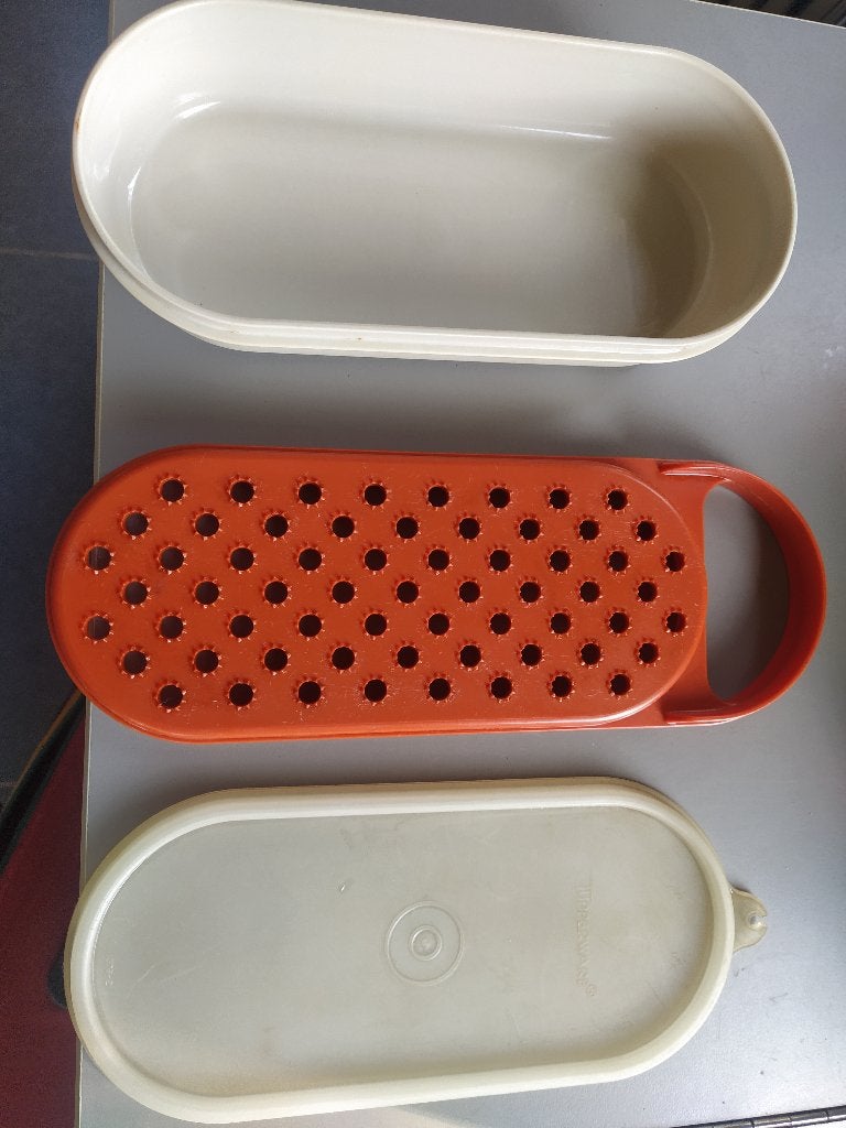 Tupperware ruimtespaarders+shaker+ botervloot+dekselhouder, Enlèvement ou Envoi, Utilisé, Boîte de conservation