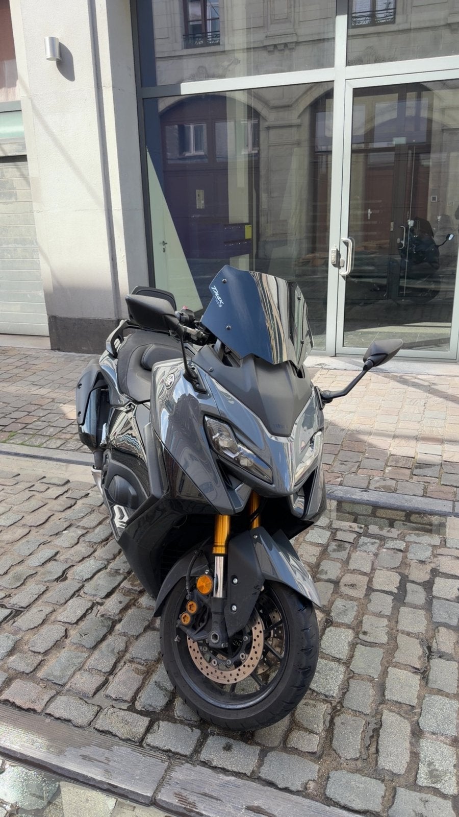 Yamaha T-Max 560 gris nardo, Motos, Scooter, Plus de 35 kW, 2 cylindres, Particulier