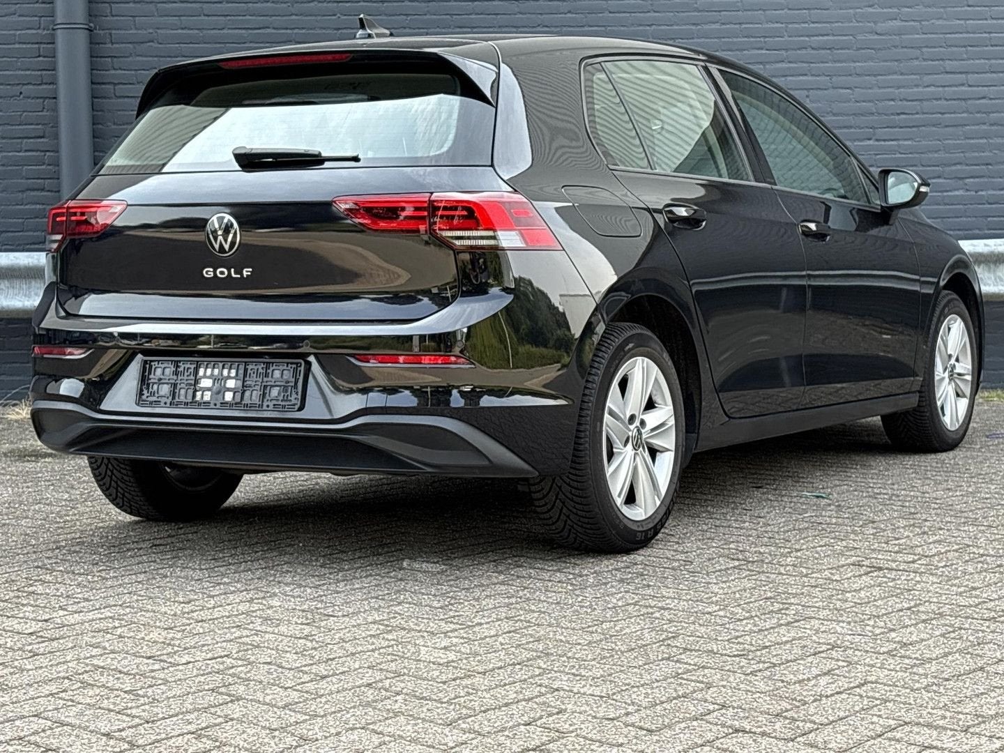 Volkswagen Golf 1.0 TSI Life Business | € 10.700,- NETTO! |, Autos, Achat, Entreprise, Boîte manuelle, Noir