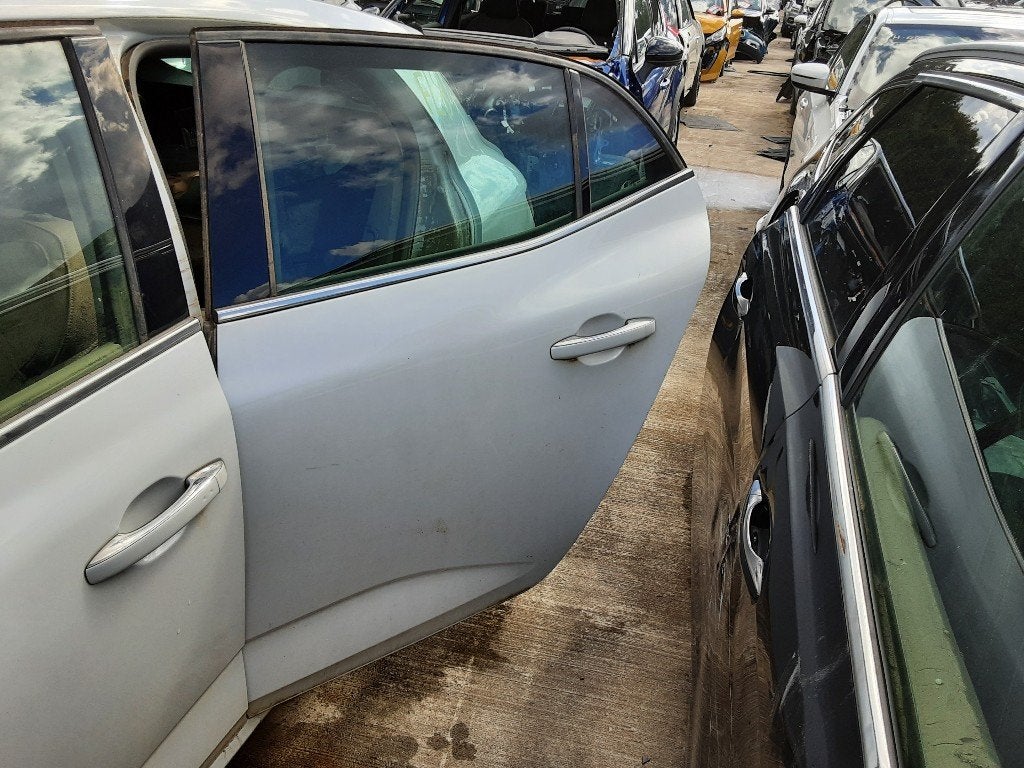 PORTIER LINKS ACHTER Renault Megane IV (RFBB) (01-2015/-), Gebruikt, Peter-Huppertz-Straße 5
51063  Köln, DE, Achter, Dialog.deutschland@renault.de