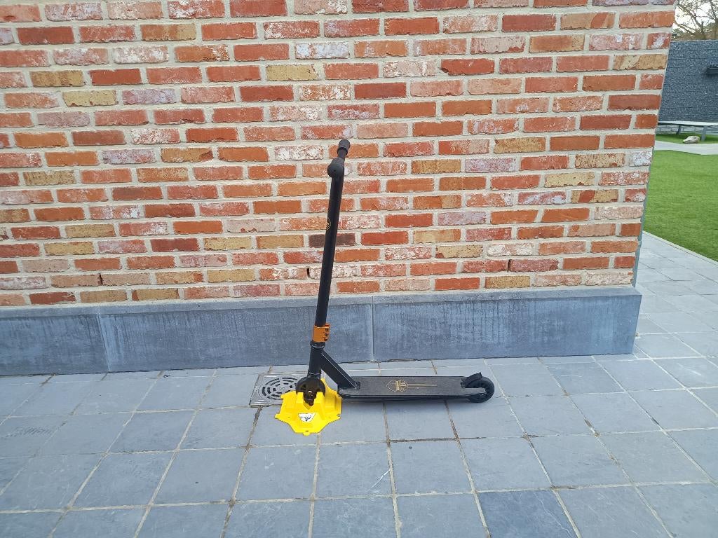 stuntstep, Fietsen en Brommers, Steps, Ophalen, Zo goed als nieuw, Overige typen, Black dragon