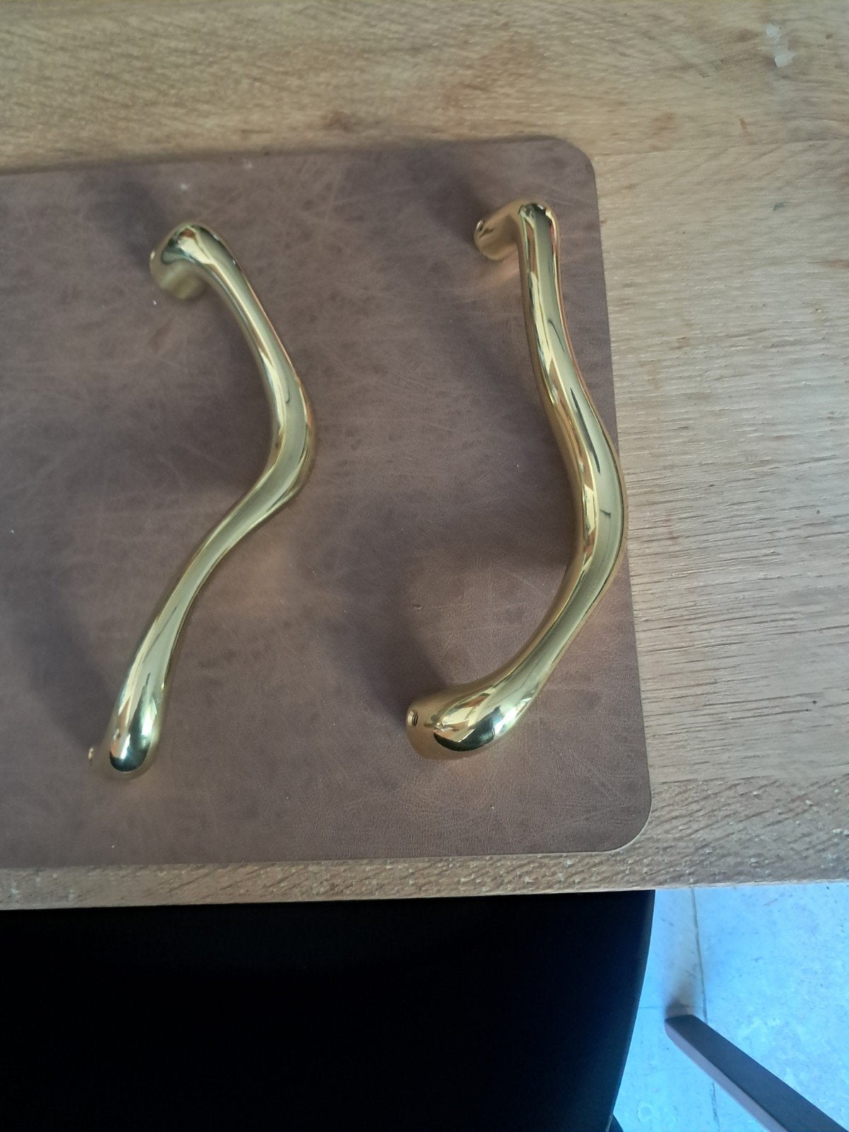 Poignée de porte en métal doré., Enlèvement