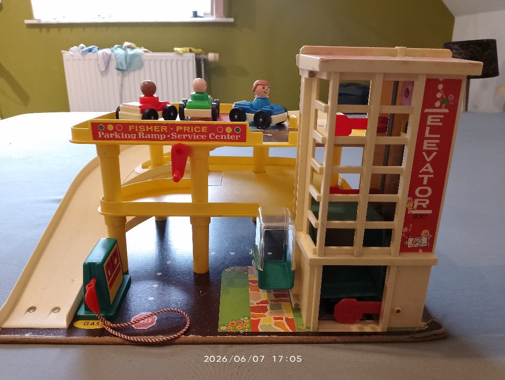 Fischer price garage 1970, met werkende lift, Kinderen en Baby's, Speelgoed | Fisher-Price, Ophalen of Verzenden, Gebruikt, Speelset