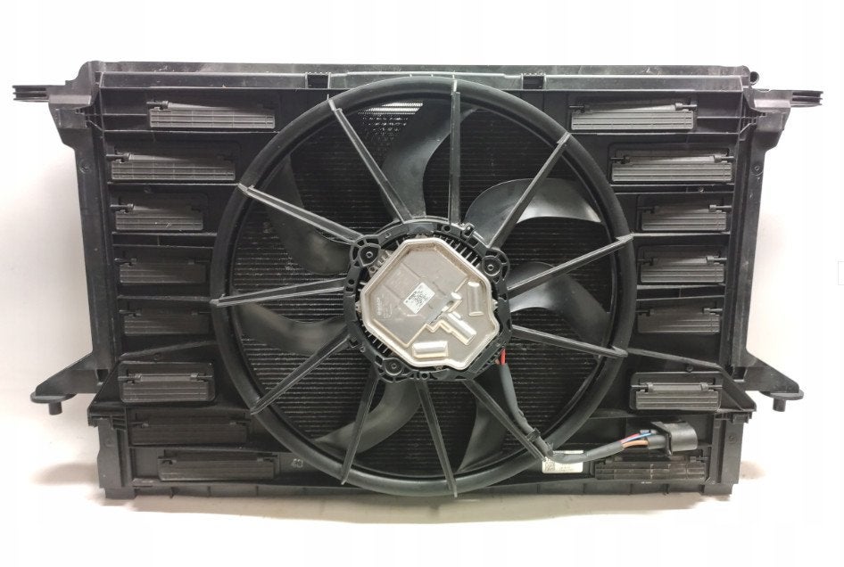 Koelerpakket Radiator Set Audi Q8 E-Tron 50 4KE Q8 E Tron Q7, Gebruikt, AUDI AG, Auto-Union-Strasse 1
85045  Ingolstadt, DE, Audi