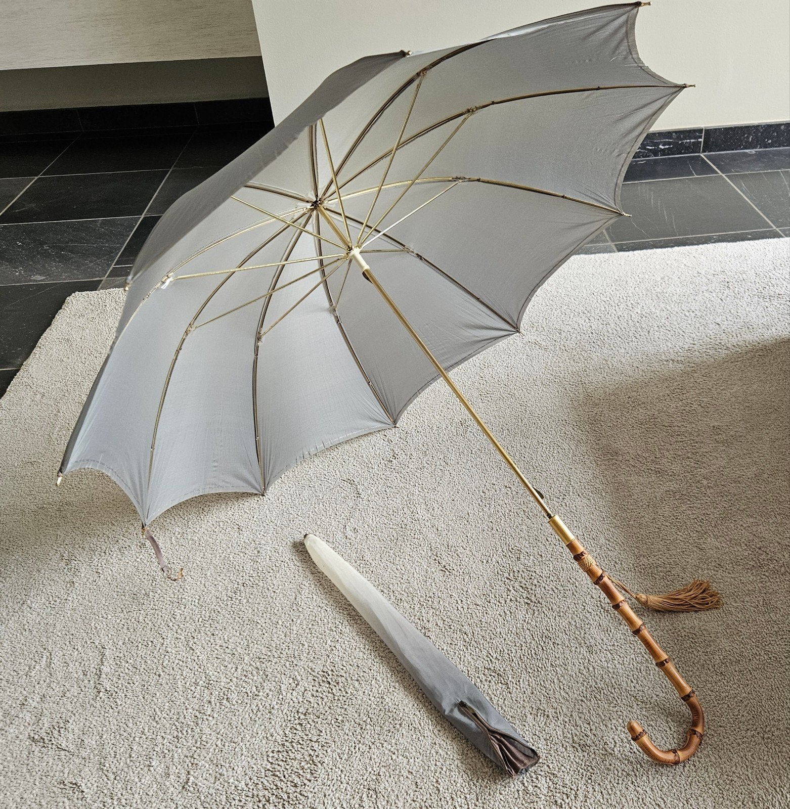 Parapluie pagode vintage des années 1960 avec manche en bamb, Bijoux, Sacs & Beauté, Parapluies, Enlèvement, Vert