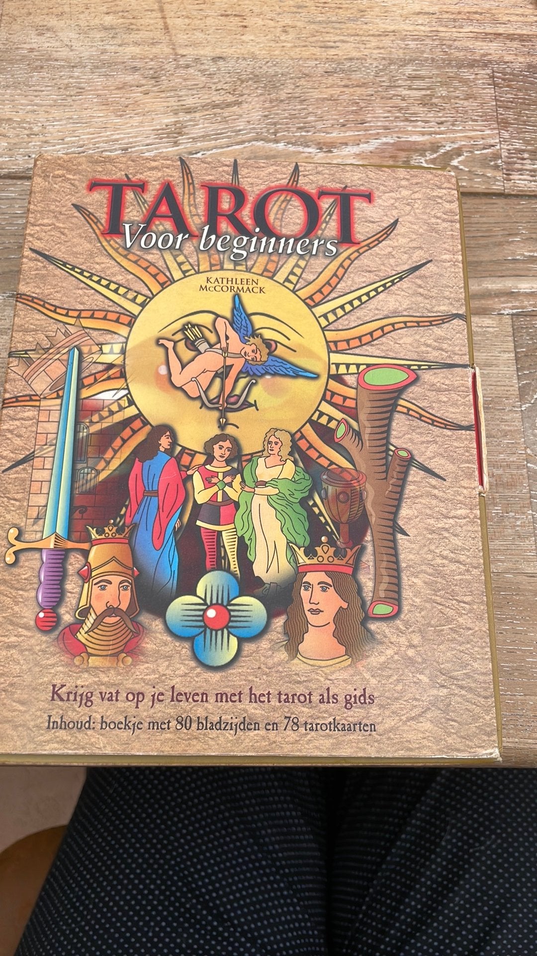 Boek en kaarten tarot voor beginners, Ophalen of Verzenden, Zo goed als nieuw