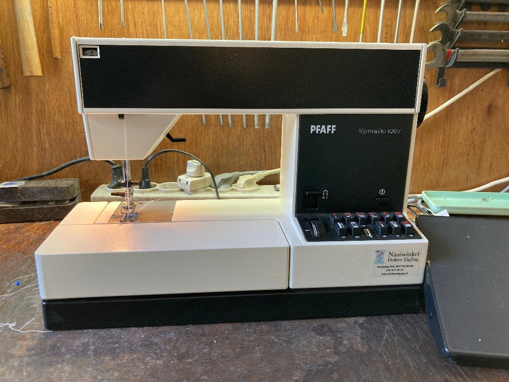Pfaff tipmatic 1027 - stille kwaliteitsmachine!, Hobby & Loisirs créatifs, Enlèvement ou Envoi, Utilisé, Machine à coudre, Pfaff