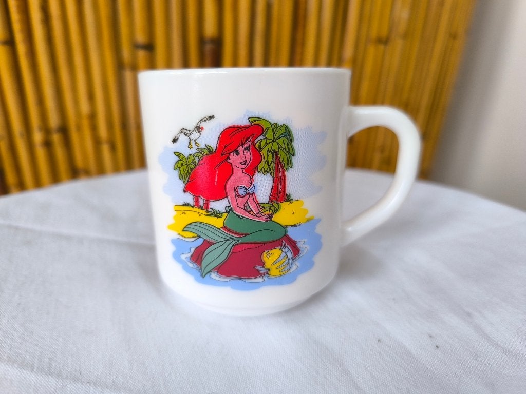 Arcopal Ariel De kleine zeemeermin vintage mok, Walt Disney, Verzamelen, Ophalen of Verzenden, Overige figuren, Gebruikt, Overige typen
