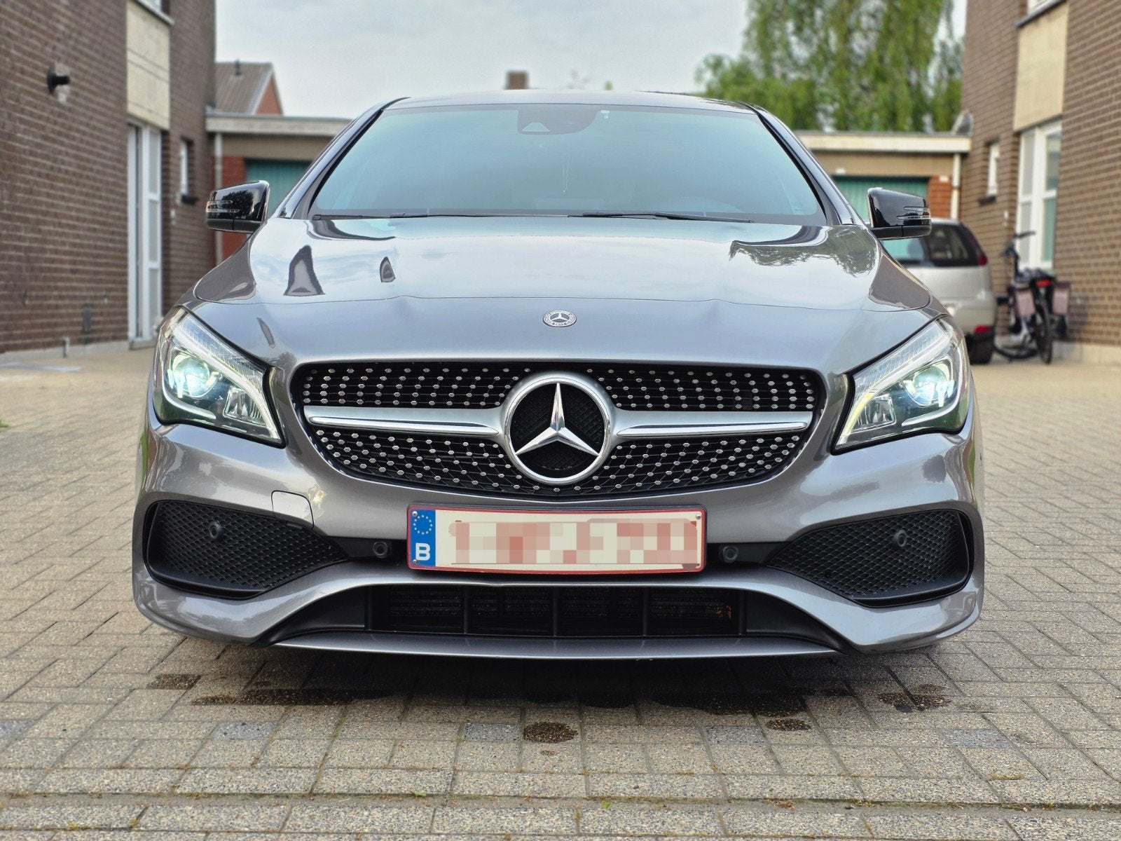 Mercedes-Benz CLA 180 essence. *PAQUET AMG*
2018
K électriqu, Achat, Entretenue par le concessionnaire, Noir, Break