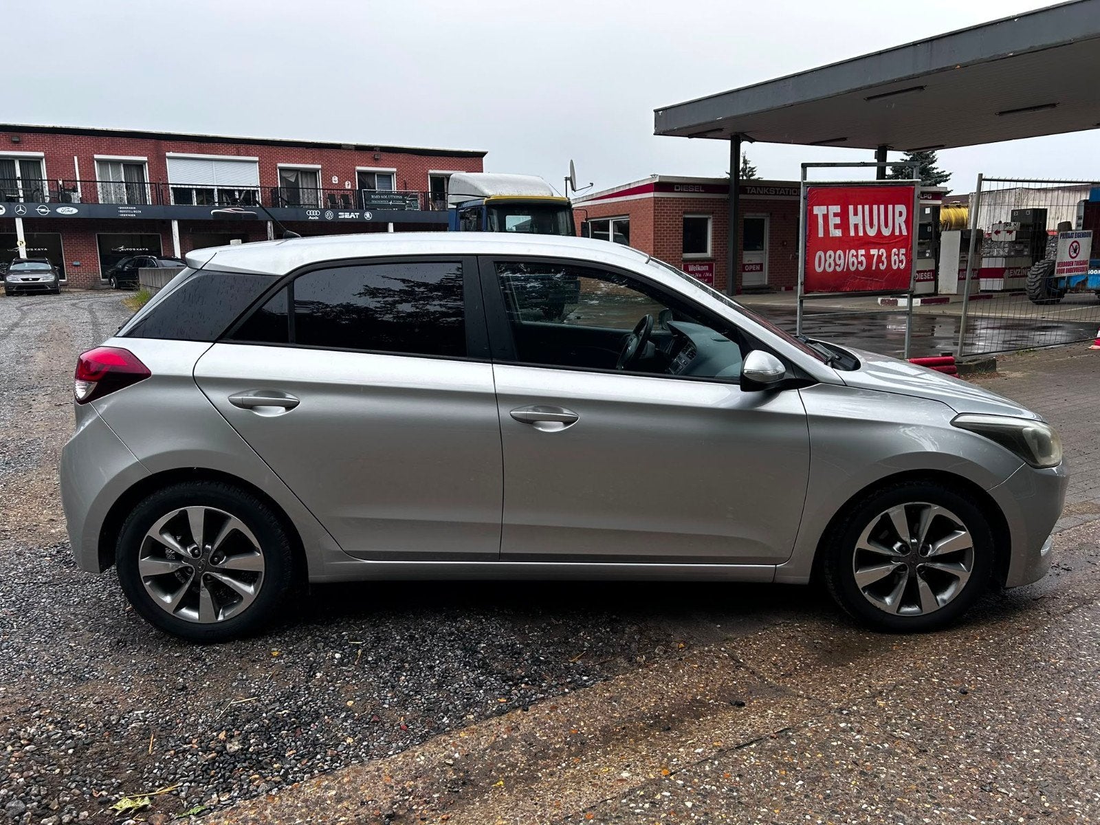 Hyundai i20 1.2 km essence 100 000 ch 2016, Argent ou Gris, Achat, Entreprise, Boîte manuelle